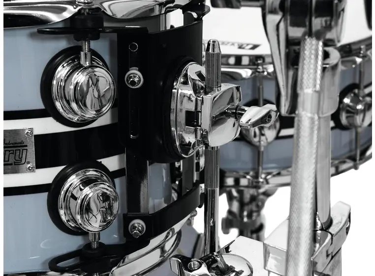 DIMAVERY DS-600 Drum set 10-12-16-22-14 med hi-hat, cymbal stativ, uten cymbaler 