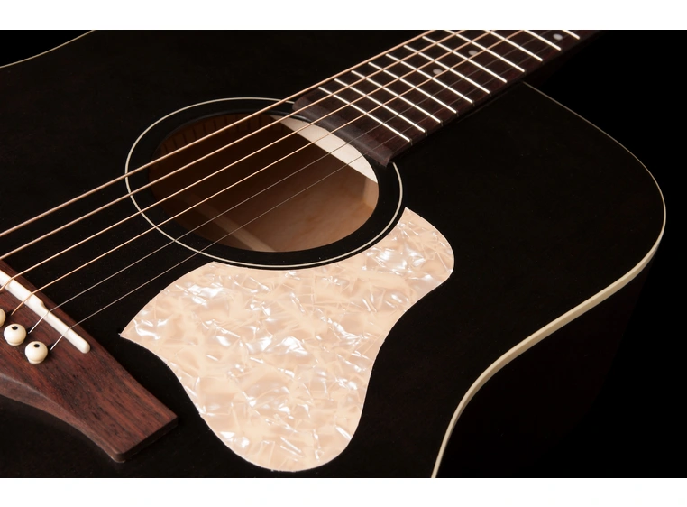 Art & Lutherie Americana Faded Black