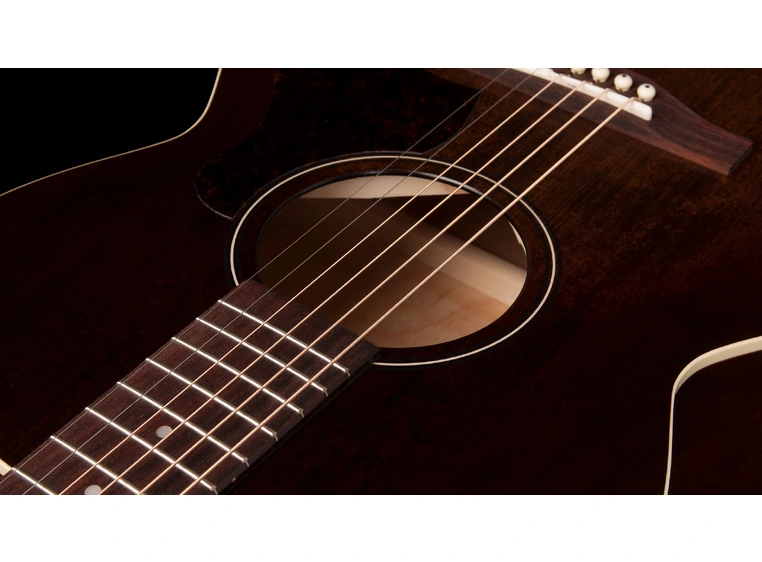Art & Lutherie Legacy Bourbon Burst 