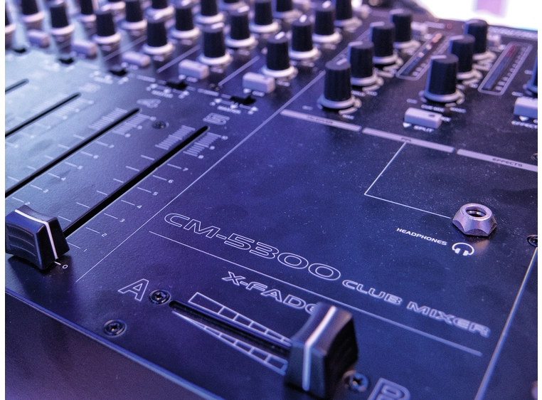 Omnitronic CM-5300 Club Mixer 