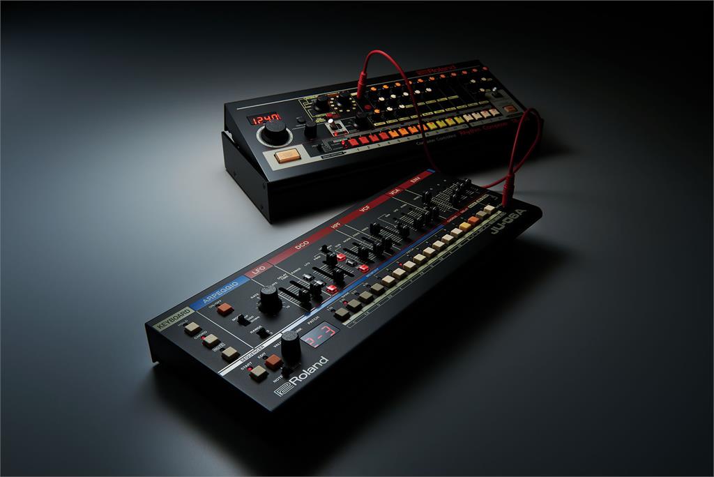 Roland JU06A BOUTIQUE synthesizer JUNO der du vil. Evenstad Musikk