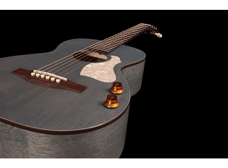 Art & Lutherie Roadhouse Denim Blue Q-Discrete preamp 