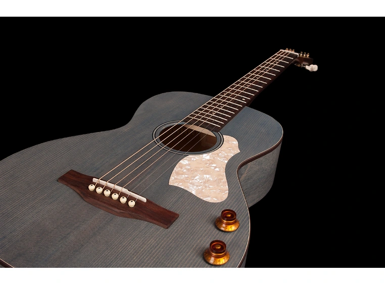 Art & Lutherie Roadhouse Denim Blue Q-Discrete preamp 