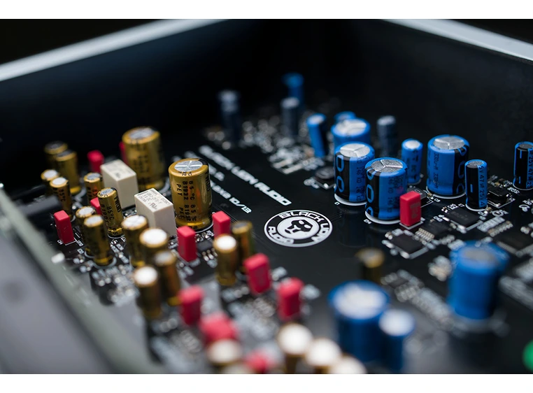 Black Lion Revolution 2x2 