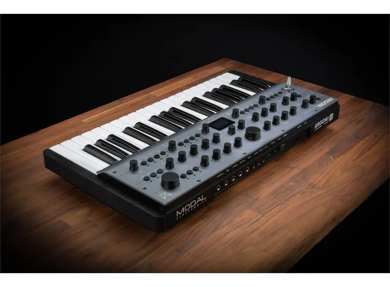 Modal Argon 8 - 37 key Modal Electronics 8 voice synth 