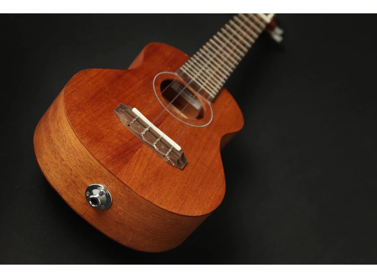 Takamine EGU-C1 Ukulele med EQ 