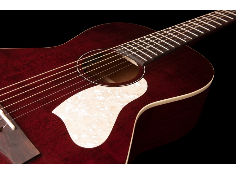 Art & Lutherie Roadhouse Tennessee Red Godin Q1T electronics 