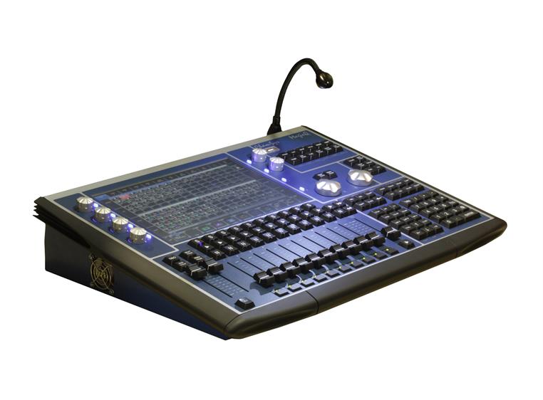 Chamsys MagicQ MQ80 Compact Console 48 univers. 12" skjerm. Cover/lampe inkl