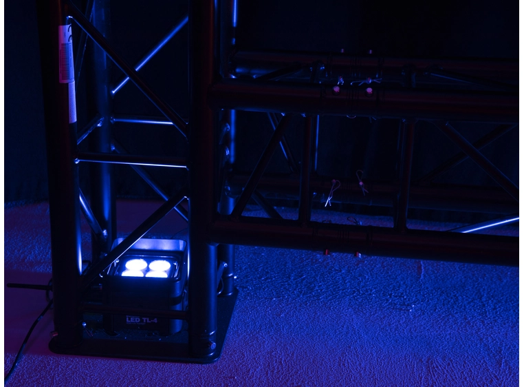 Eurolite LED TL-4 QCL RGB+UV Trusslight 