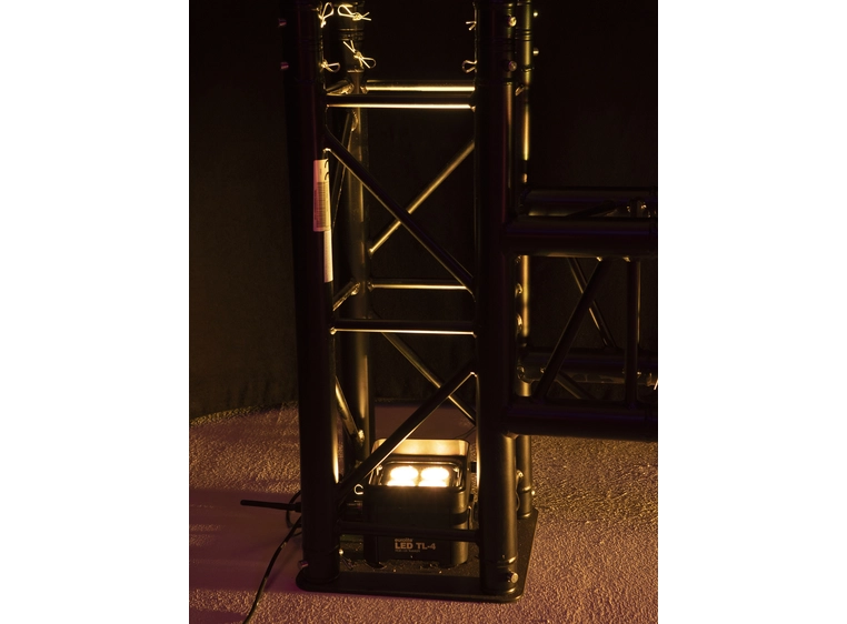 Eurolite LED TL-4 QCL RGB+UV Trusslight 