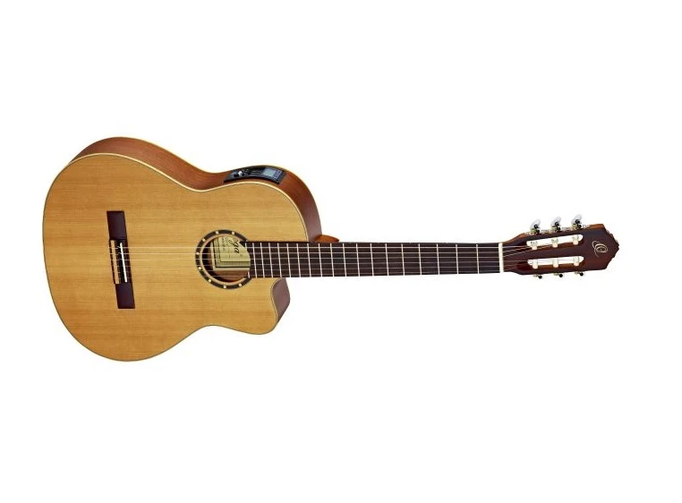 Ortega RCE131 Klassisk gitar 4/4 med mik 