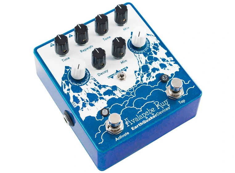EarthQuaker devices Avalanche Run V2 Stereo Reverb & Delay with Tap Tempo 