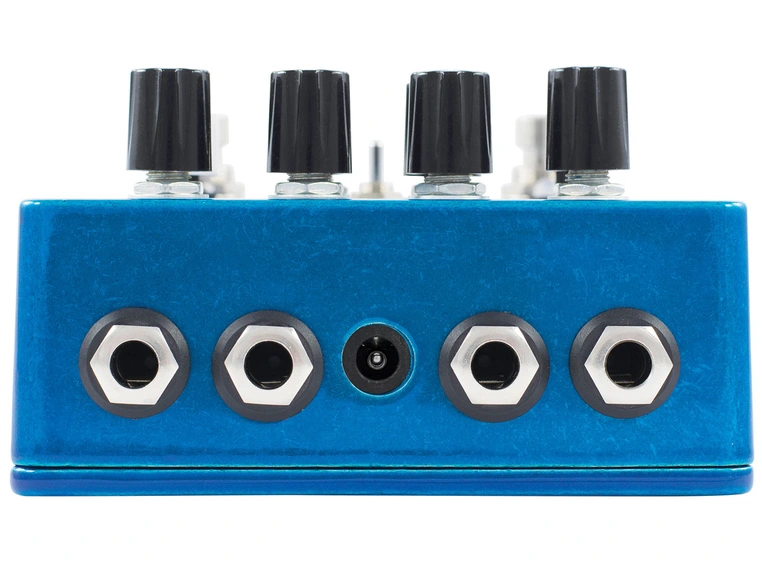 EarthQuaker devices Avalanche Run V2 Stereo Reverb & Delay with Tap Tempo 