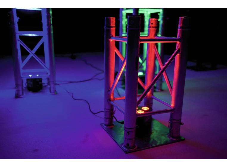 Eurolite LED TL-3 RGB+UV Trusslight 