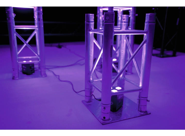 Eurolite LED TL-3 RGB+UV Trusslight 