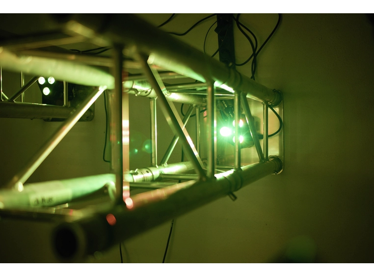 Eurolite LED TL-3 RGB+UV Trusslight 
