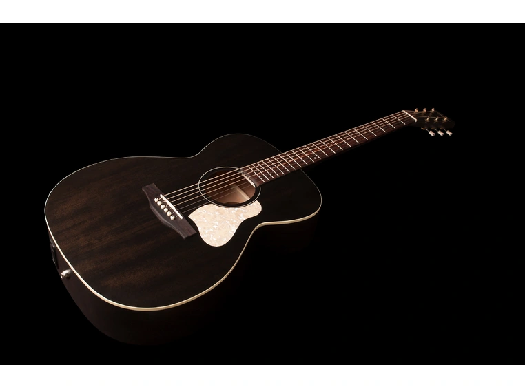 Art & Lutherie Legacy Faded Black 