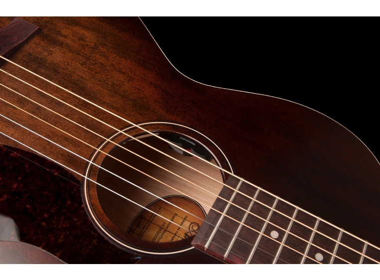 Art & Lutherie Roadhouse Bourbon Burst Godin Q1T electronics 