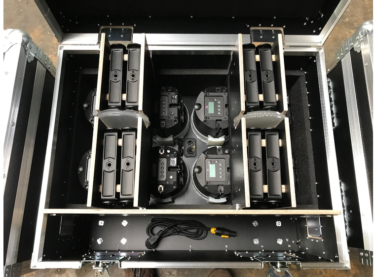 Astera Flightcase for 8 x AX5 NB! ladeplate ikke inkludert. 