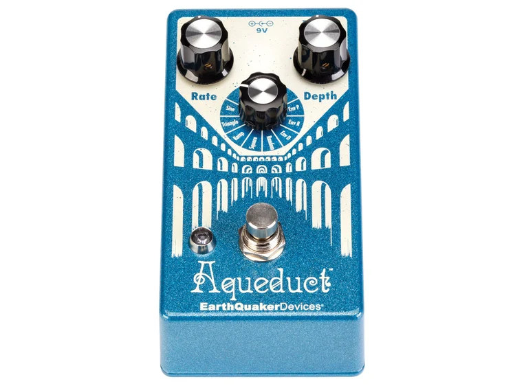 EarthQuaker devices Aqueduct True-pitch Vibrato pedal 