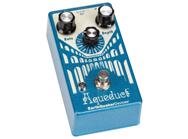 EarthQuaker devices Aqueduct True-pitch Vibrato pedal 