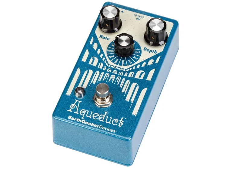 EarthQuaker devices Aqueduct True-pitch Vibrato pedal 