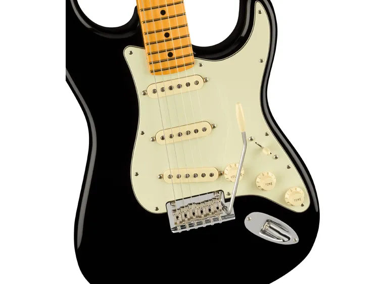 Fender Am Pro II Stratocaster Black, Maple Fingerboard 