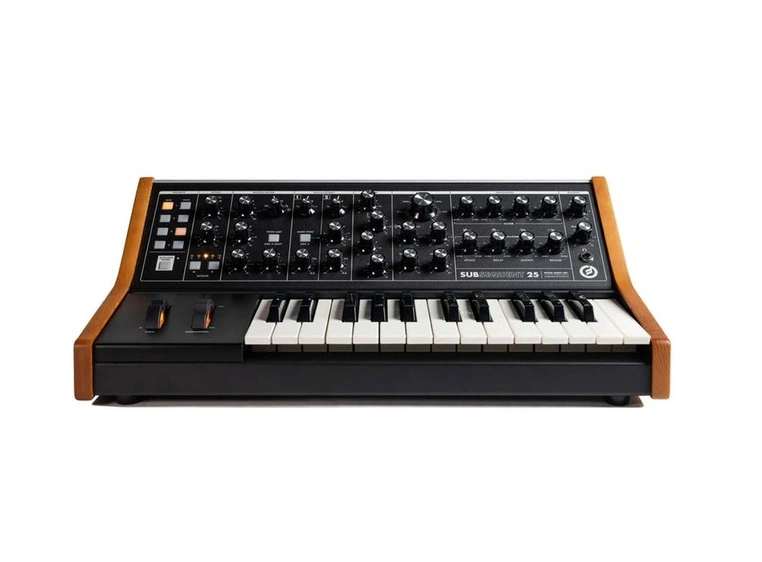 Moog Subsequent 25 