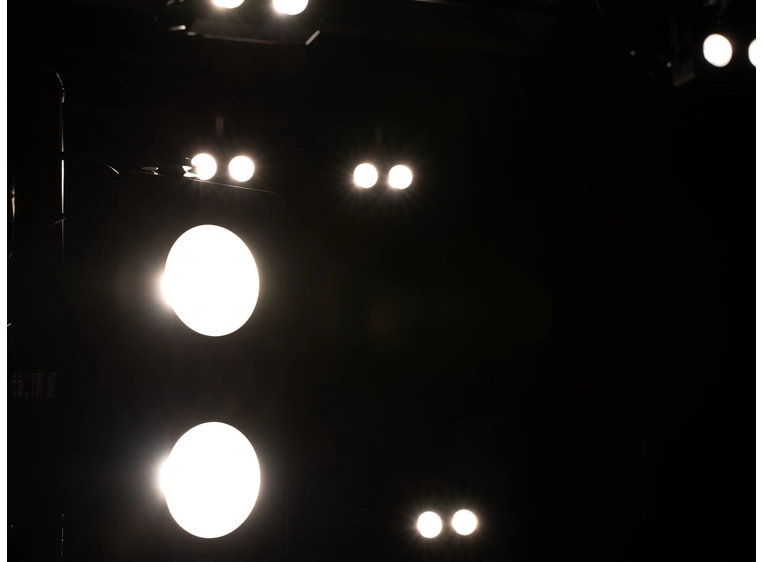 Eurolite Audience Blinder 2x100W LED COB WW 