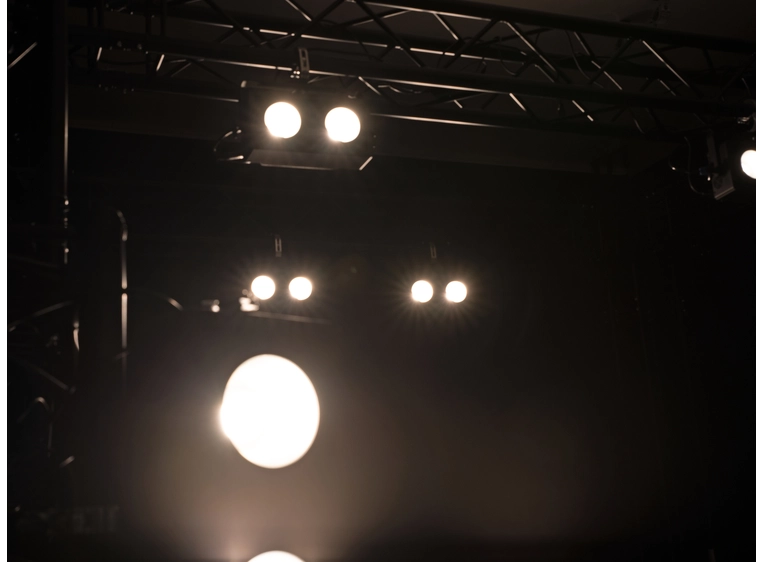 Eurolite Audience Blinder 2x100W LED COB WW 