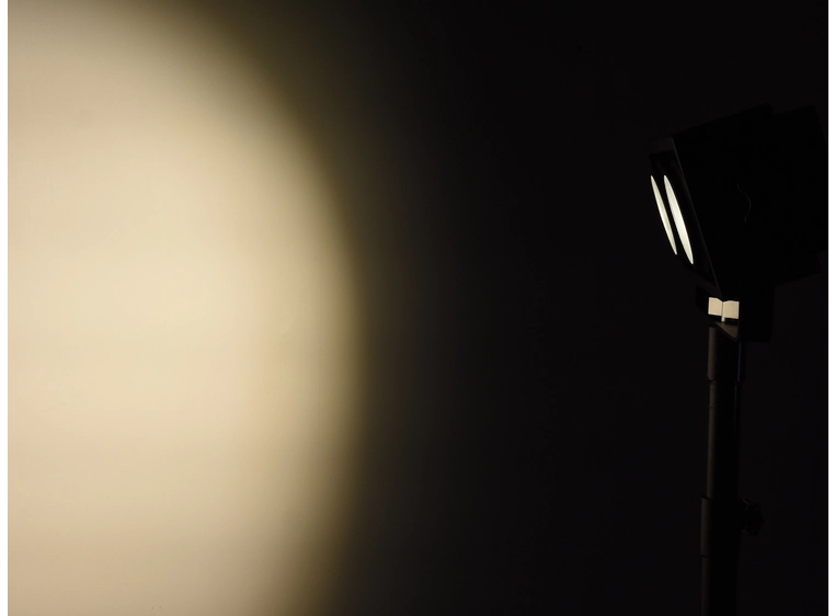 Eurolite Audience Blinder 2x100W LED COB WW 