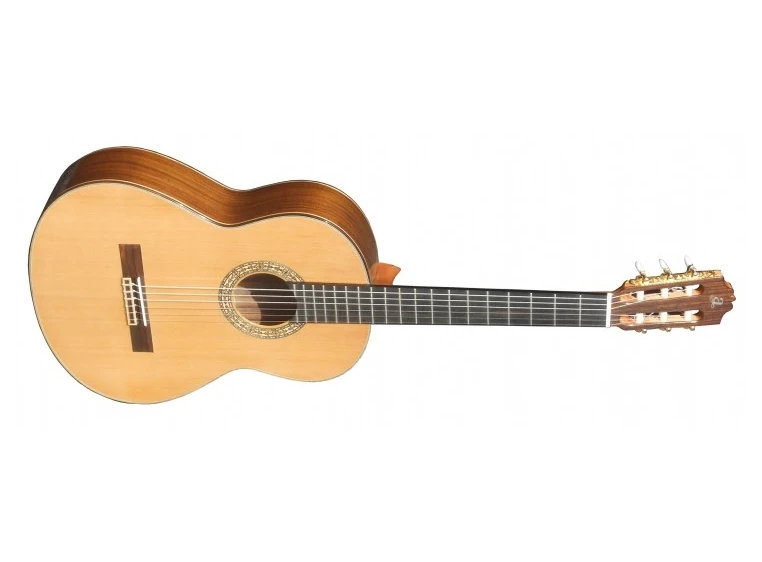 Admira A15 Klassisk gitar Solid Cedar top. 