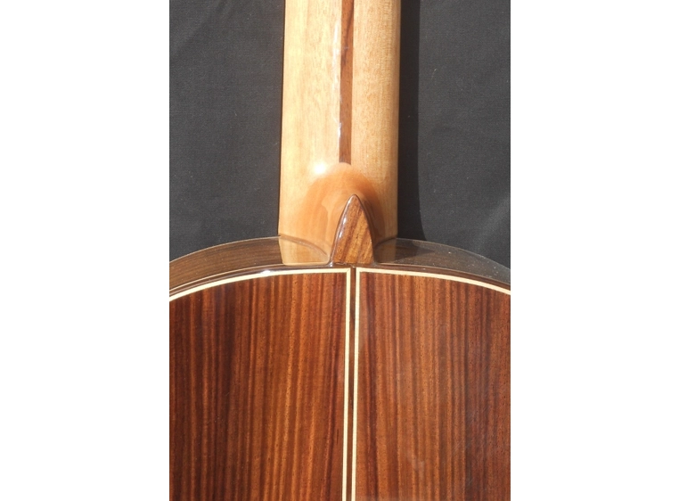 Admira A15 Klassisk gitar Solid Cedar top. 