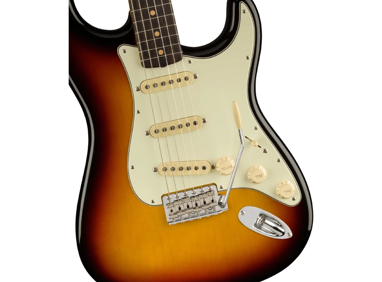Fender Am Vtg II 1961 Stratocaster 3-Color Sunburst, Rosewood Fingerboard 