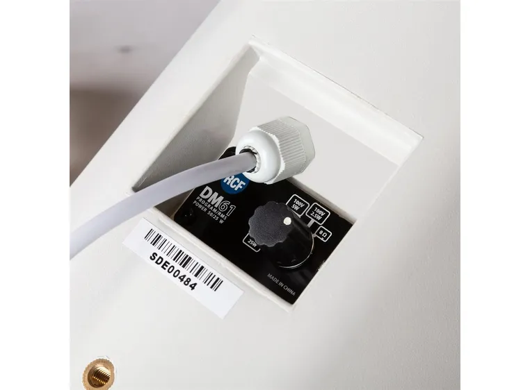 RCF DM 61 Kompakt kabinett 2-way, 6" woofer, 25W with line traf. 