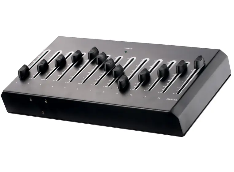 SBL 12 kanals DMX kontroller Batteri eller nettdrift. Adapter inkl. 