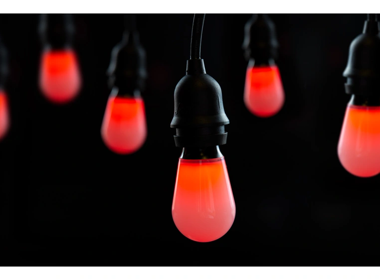 LUCENTI Vinci RUBY LED pære RGBW dimbar IP65. E27 sokkel 