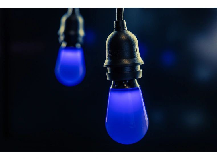 LUCENTI Vinci RUBY LED pære RGBW dimbar IP65. E27 sokkel 