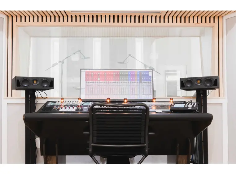 ADAM Audio A44H Active Monitor 2x4" woofer 