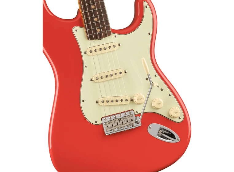 Fender Am Vtg II 1961 Stratocaster Fiesta Red, Rosewood Fingerboard 