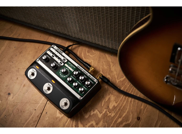 Boss RE-202 Space Echo digital delay 