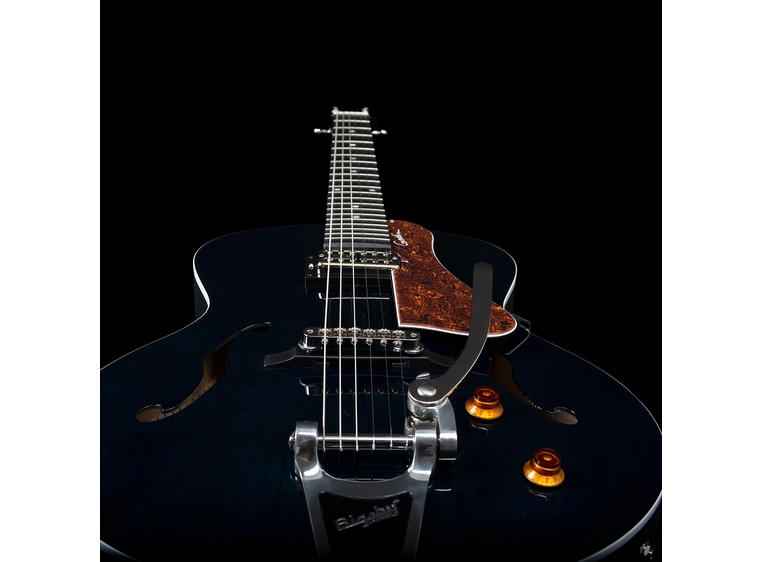 Godin 5th Avenue - Nightclub Indigo Blue 