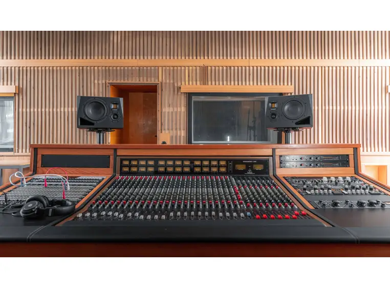 ADAM Audio A8H Active Monitor 8" woofer (Left side) 