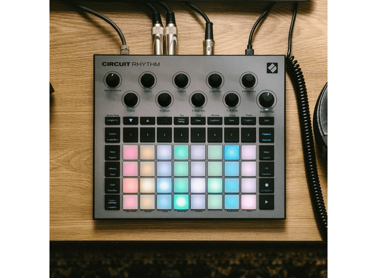 Novation CIRCUIT-RTM Versatile sampler for making and performing beats 
