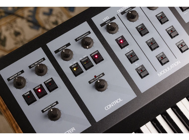 Oberheim OB-X8 Analog Synth 