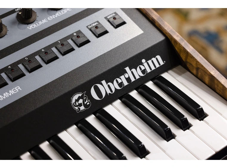 Oberheim OB-X8 Analog Synth 
