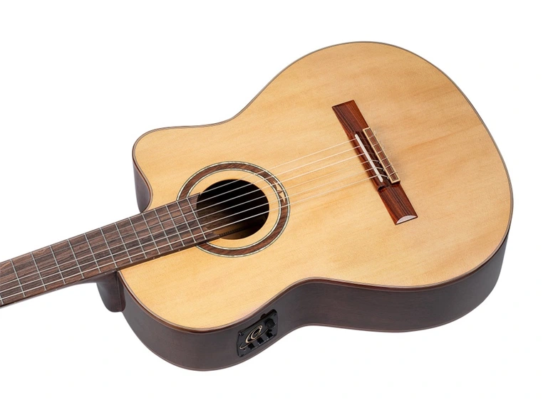 Ortega RCE158MN Klassisk gitar 4/4 Size, med mik, Medium neck 