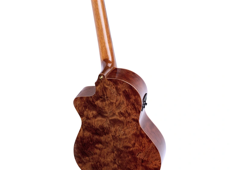 Ortega RCE180G Klassisk gitar 4/4 Størrelse m.pickup, bag 