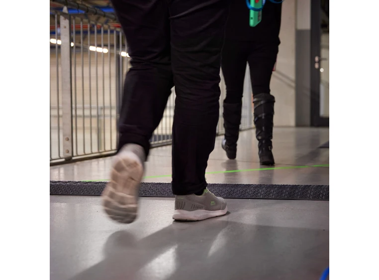 Defender XPRESS 100 BLK R Cable protector 100mm retail, black 