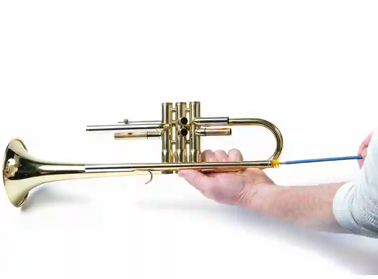 MusicNomad MN761 Slangebørste for trompet, 86cm. 